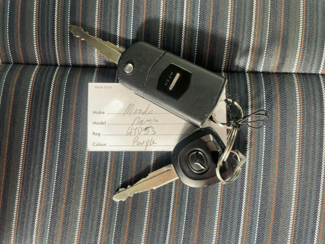 Photo '22' of Mazda Demio Photo '22' of Mazda Demio