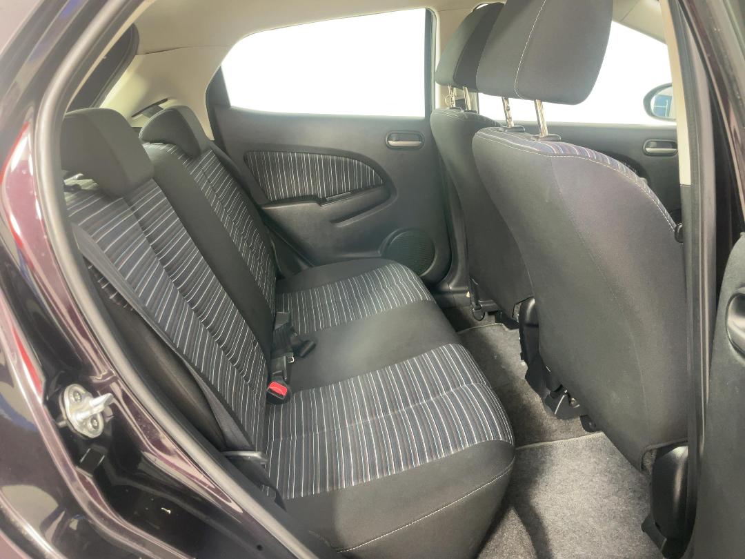 Photo '20' of Mazda Demio Photo '20' of Mazda Demio