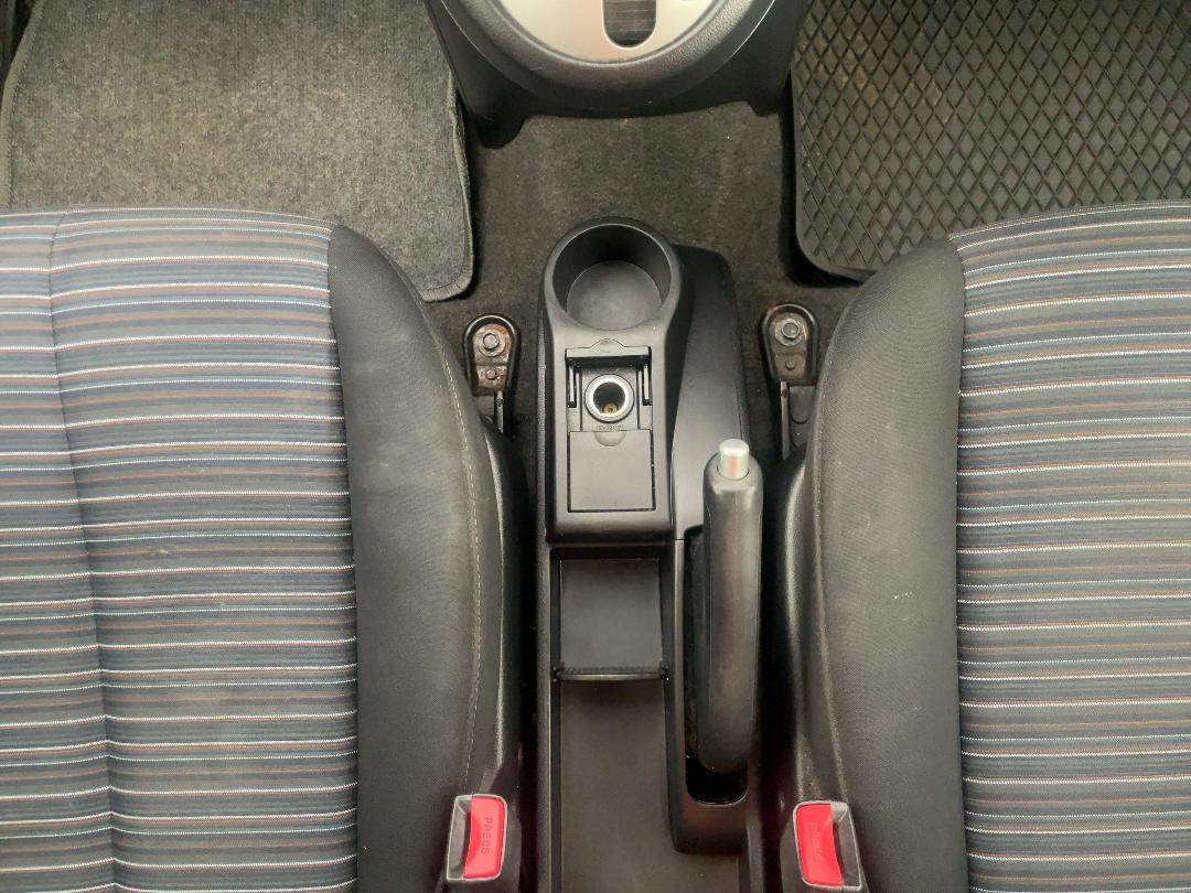 Photo '18' of Mazda Demio Photo '18' of Mazda Demio