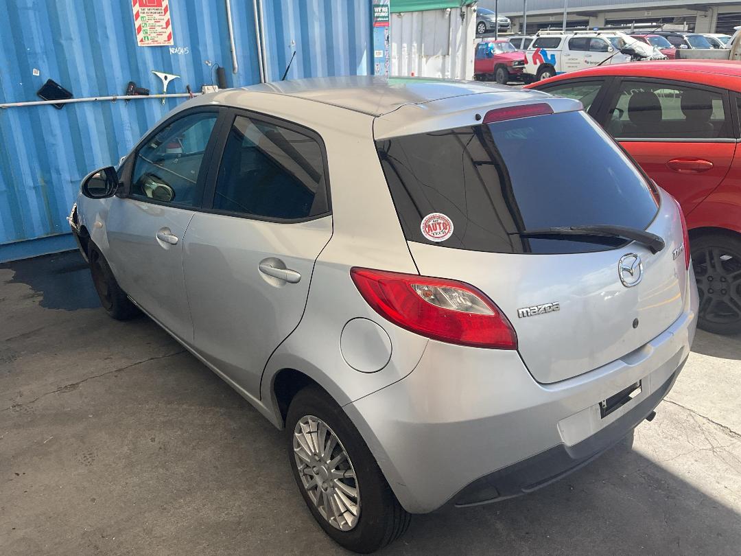 Photo '4' of Mazda Demio