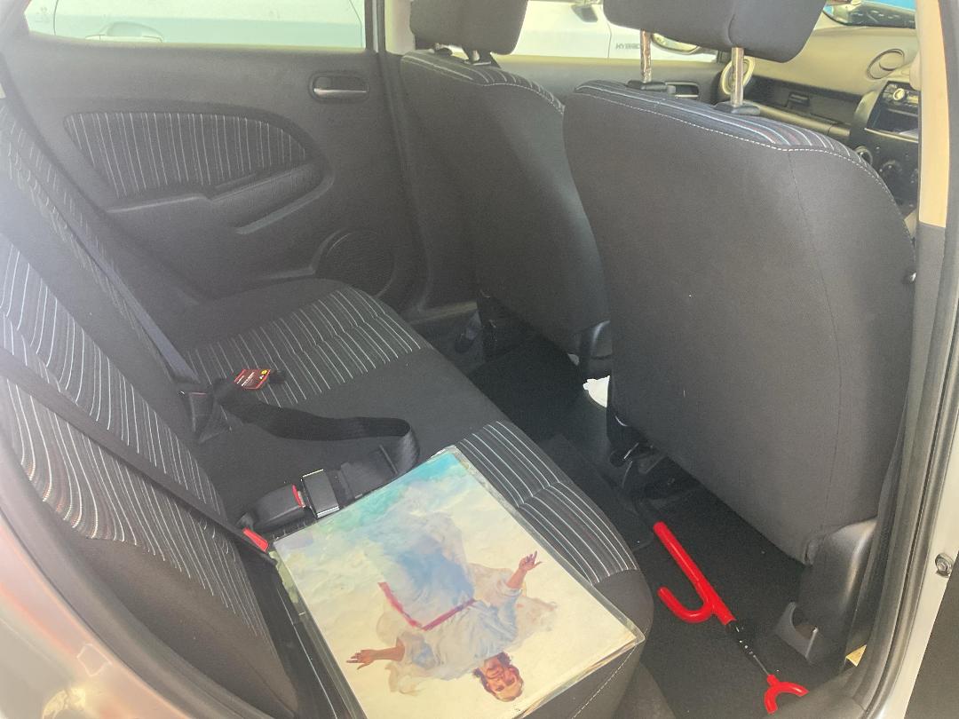 Photo '8' of Mazda Demio