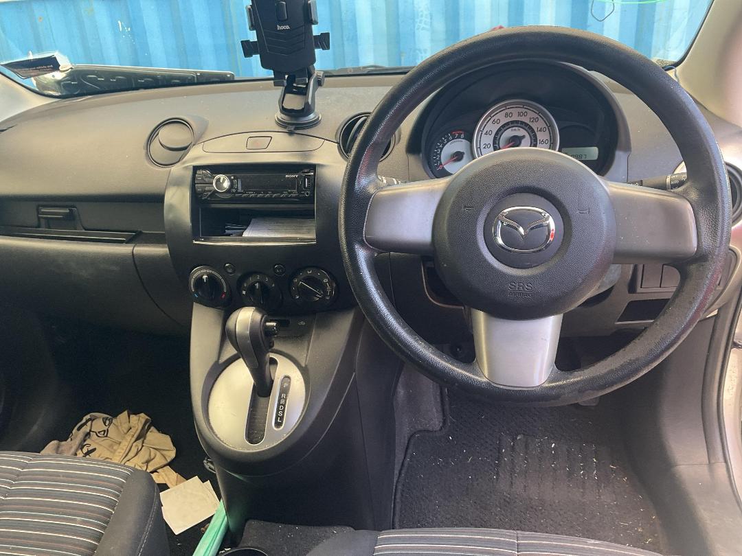 Photo '11' of Mazda Demio