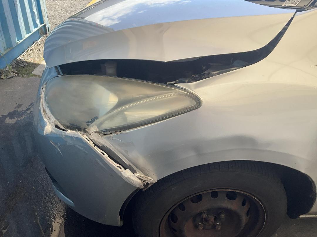 Photo '24' of Mazda Demio