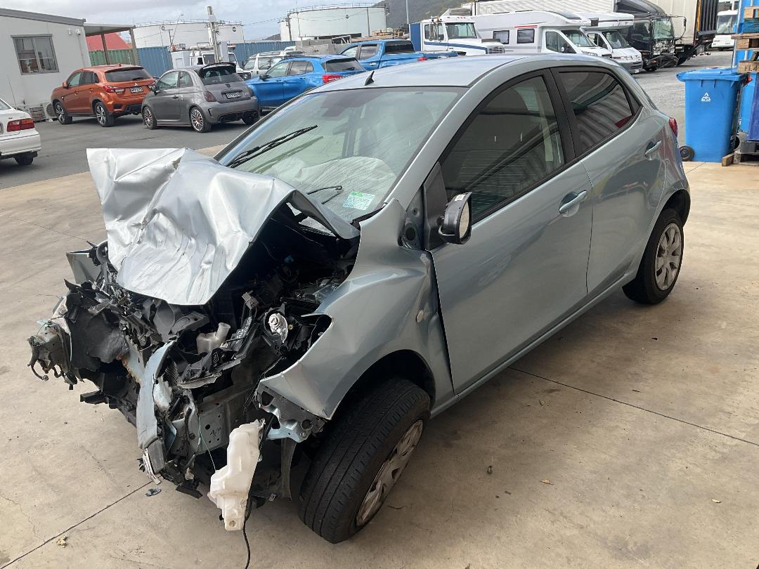 Photo '2' of Mazda Demio