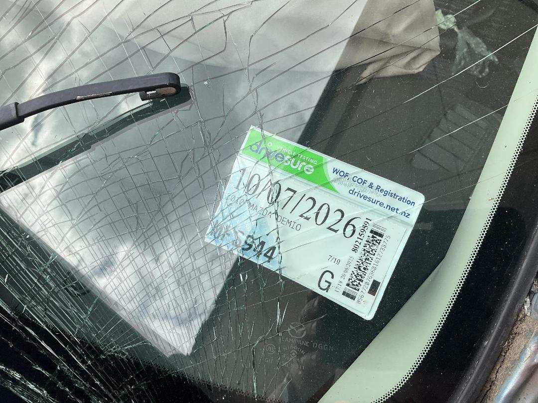 Photo '11' of Mazda Demio