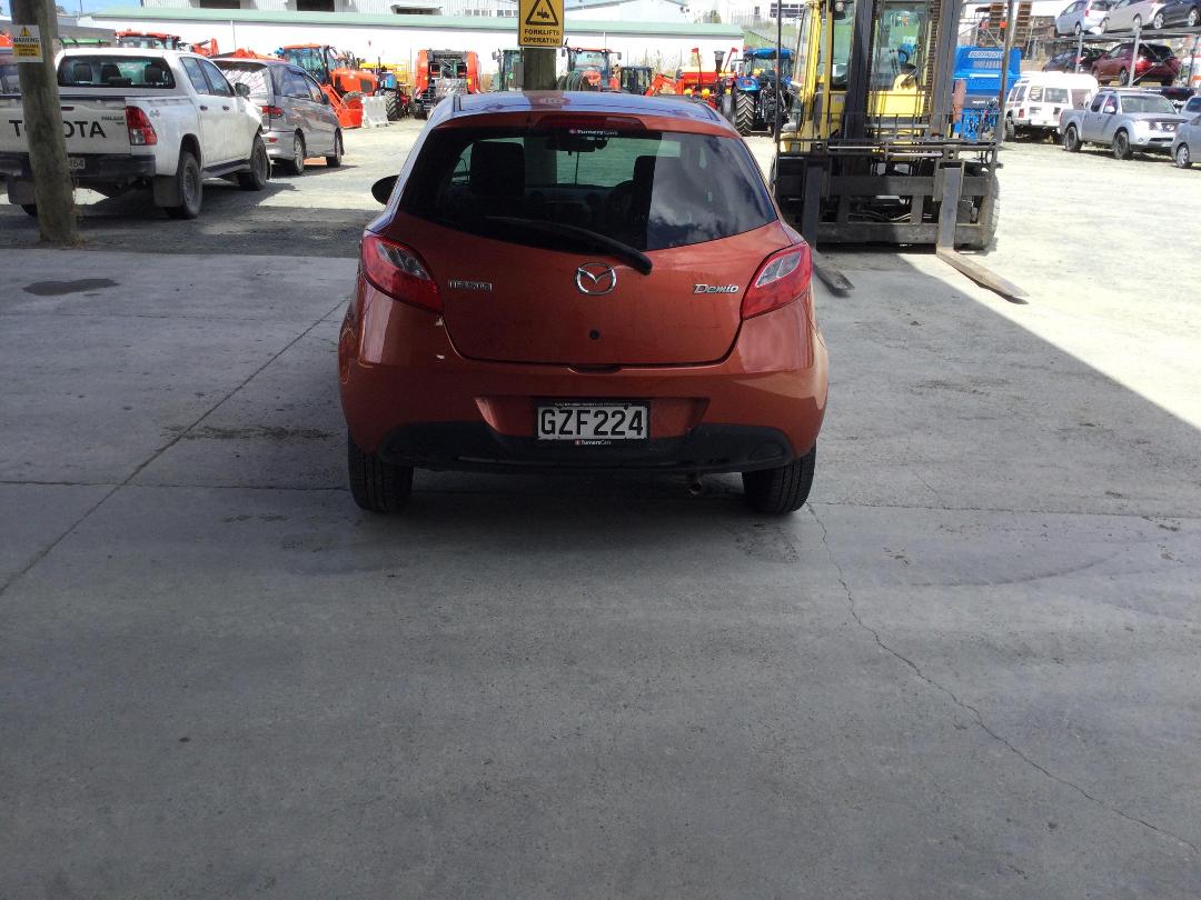 Photo '4' of Mazda Demio