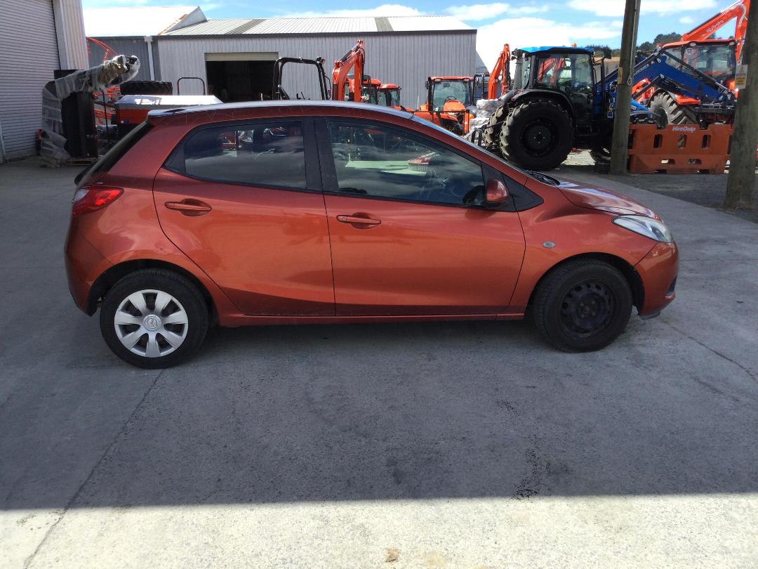 Photo '5' of Mazda Demio