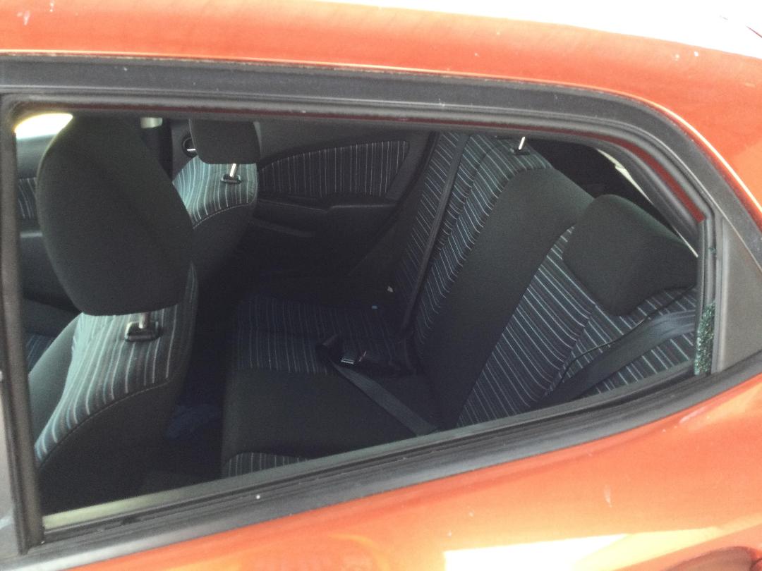 Photo '11' of Mazda Demio