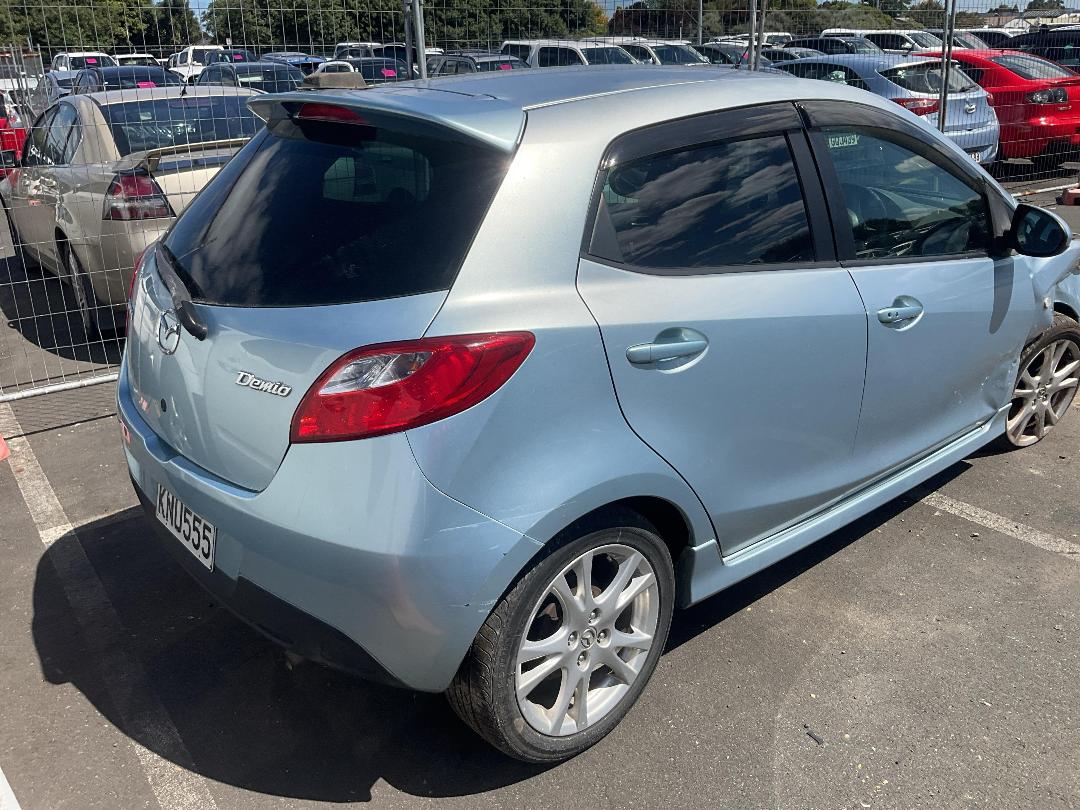 Photo '4' of Mazda Demio