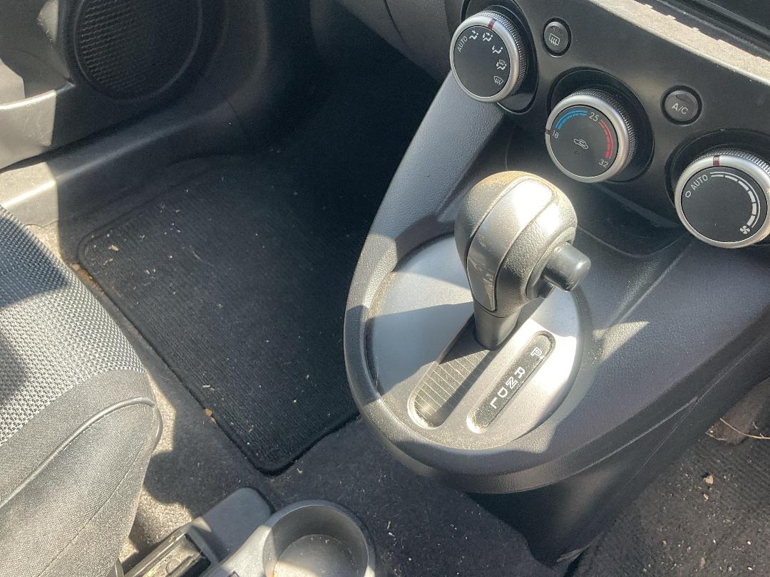 Photo '13' of Mazda Demio