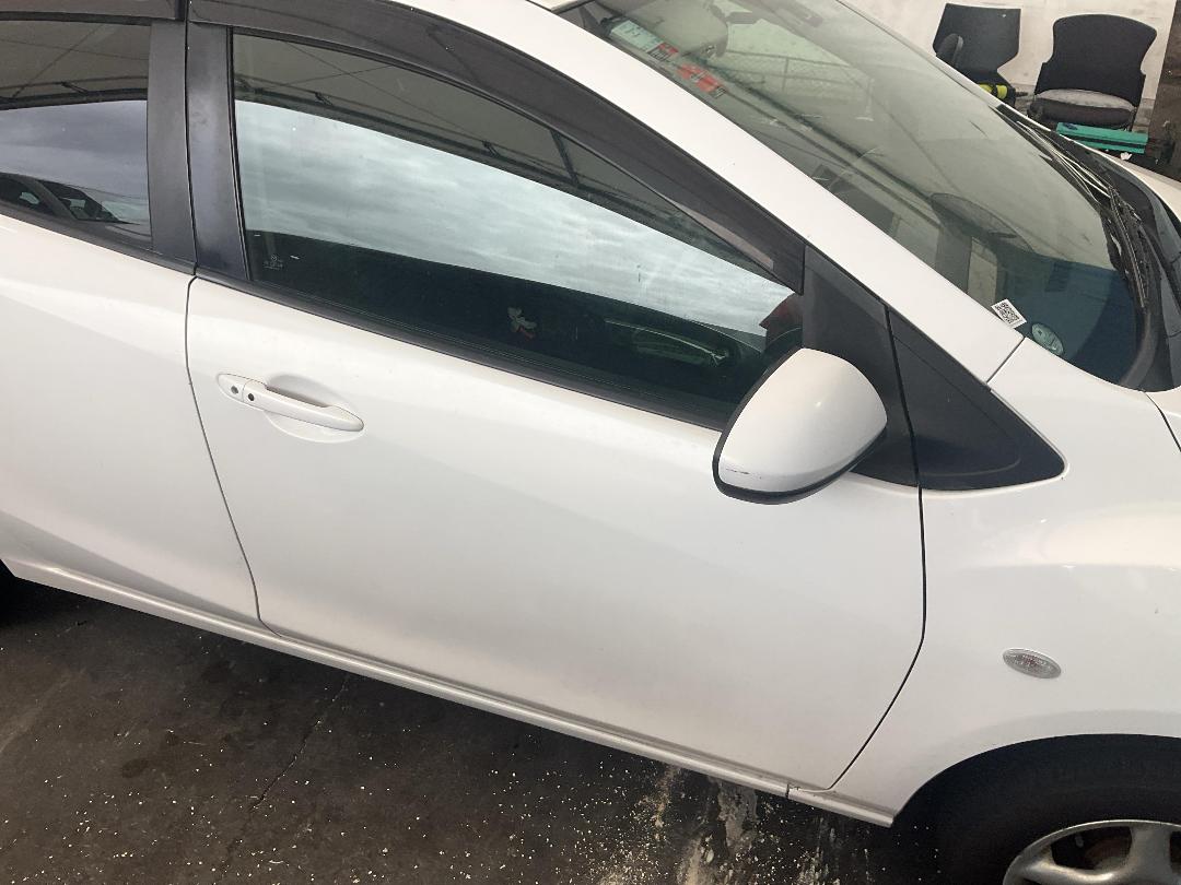 Photo '3' of Mazda Demio