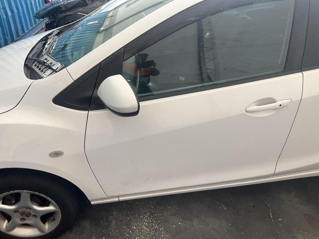 Photo '7' of Mazda Demio