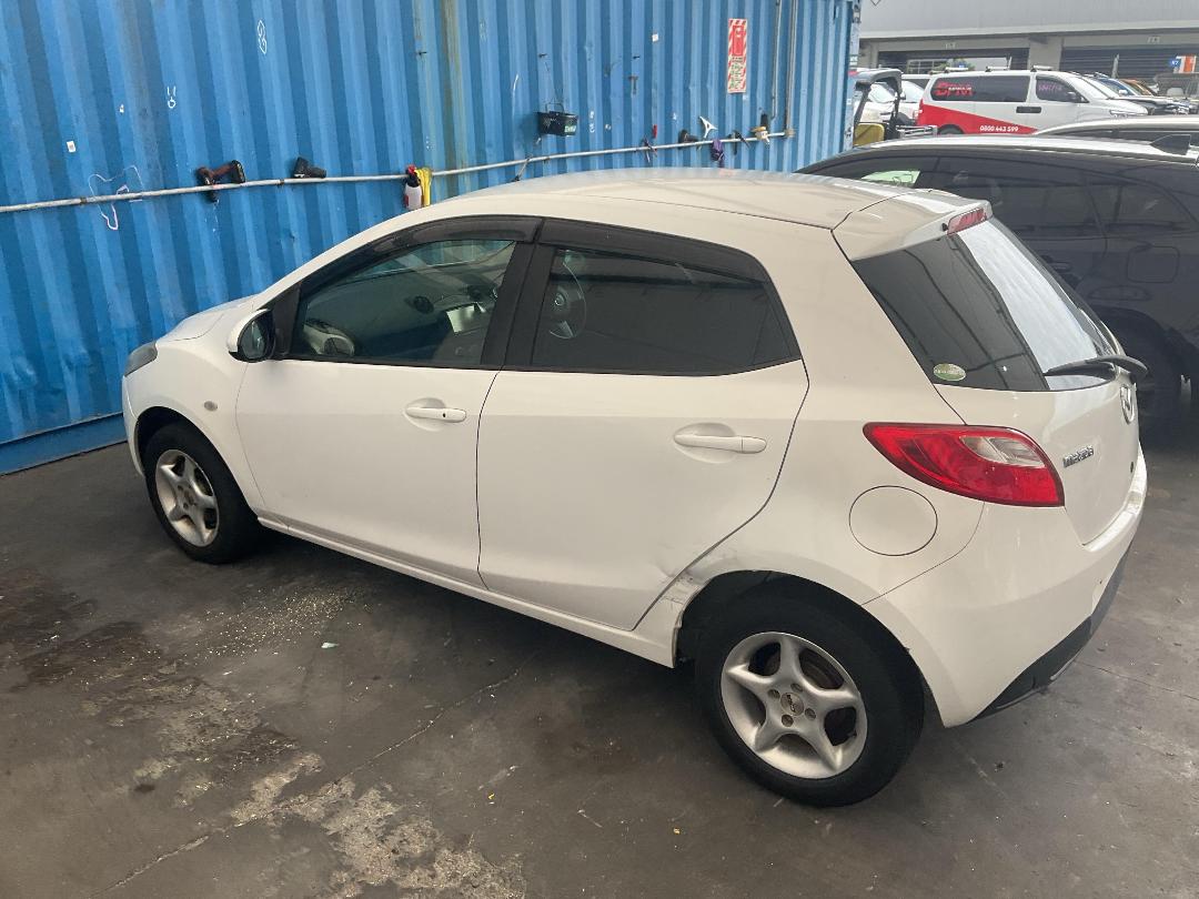 Photo '8' of Mazda Demio