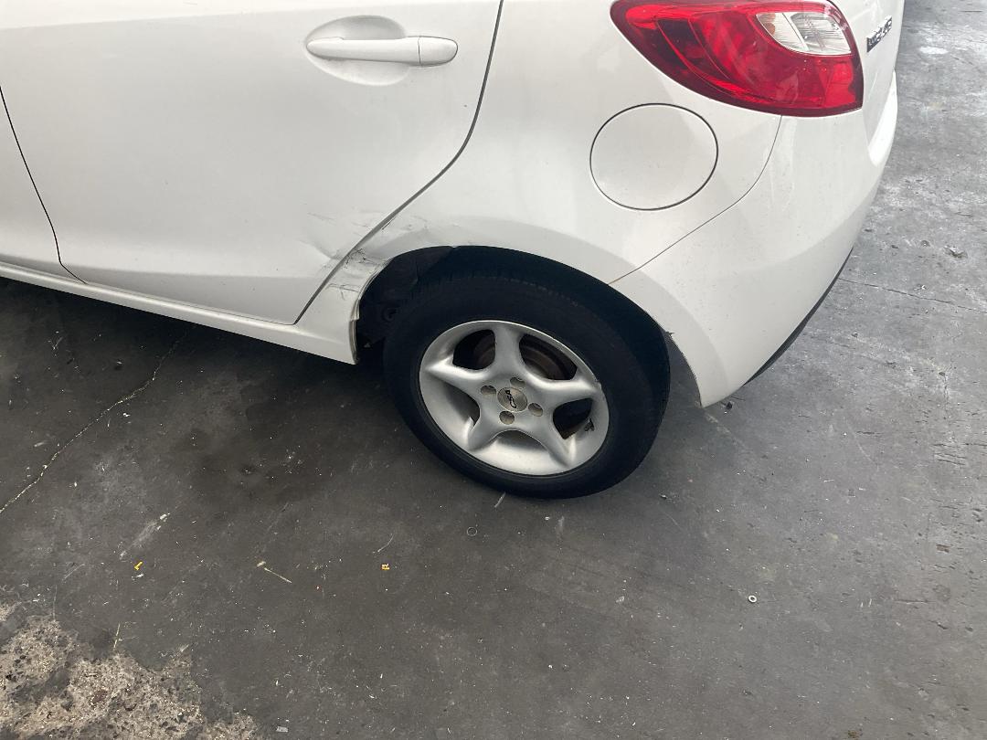 Photo '9' of Mazda Demio