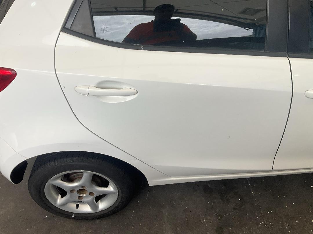 Photo '14' of Mazda Demio