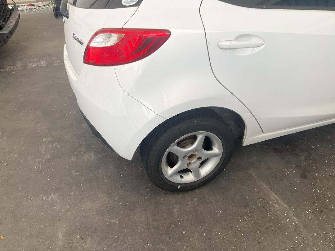 Photo '13' of Mazda Demio