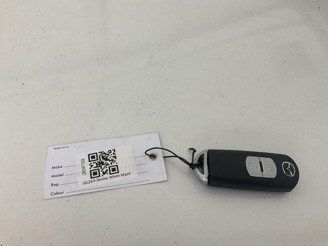 Photo '18' of Mazda Demio