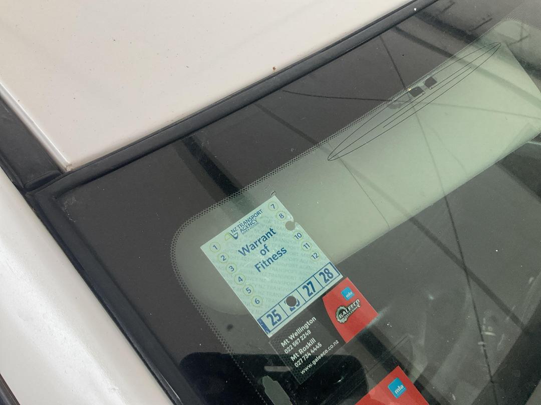 Photo '23' of Mazda Demio