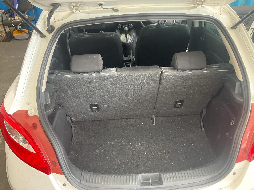 Photo '22' of Mazda Demio