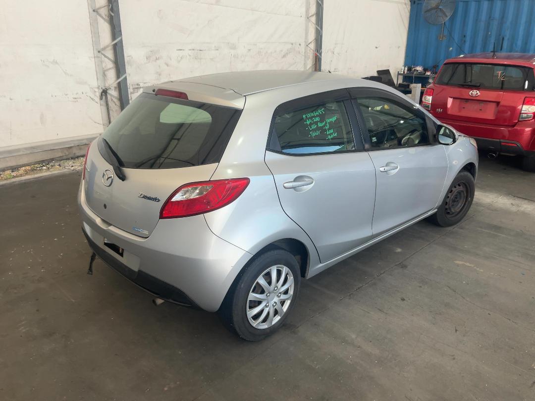 Photo '12' of Mazda Demio