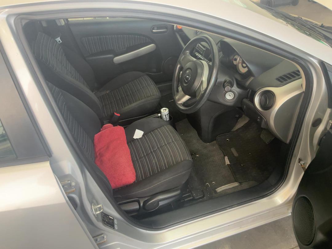 Photo '21' of Mazda Demio