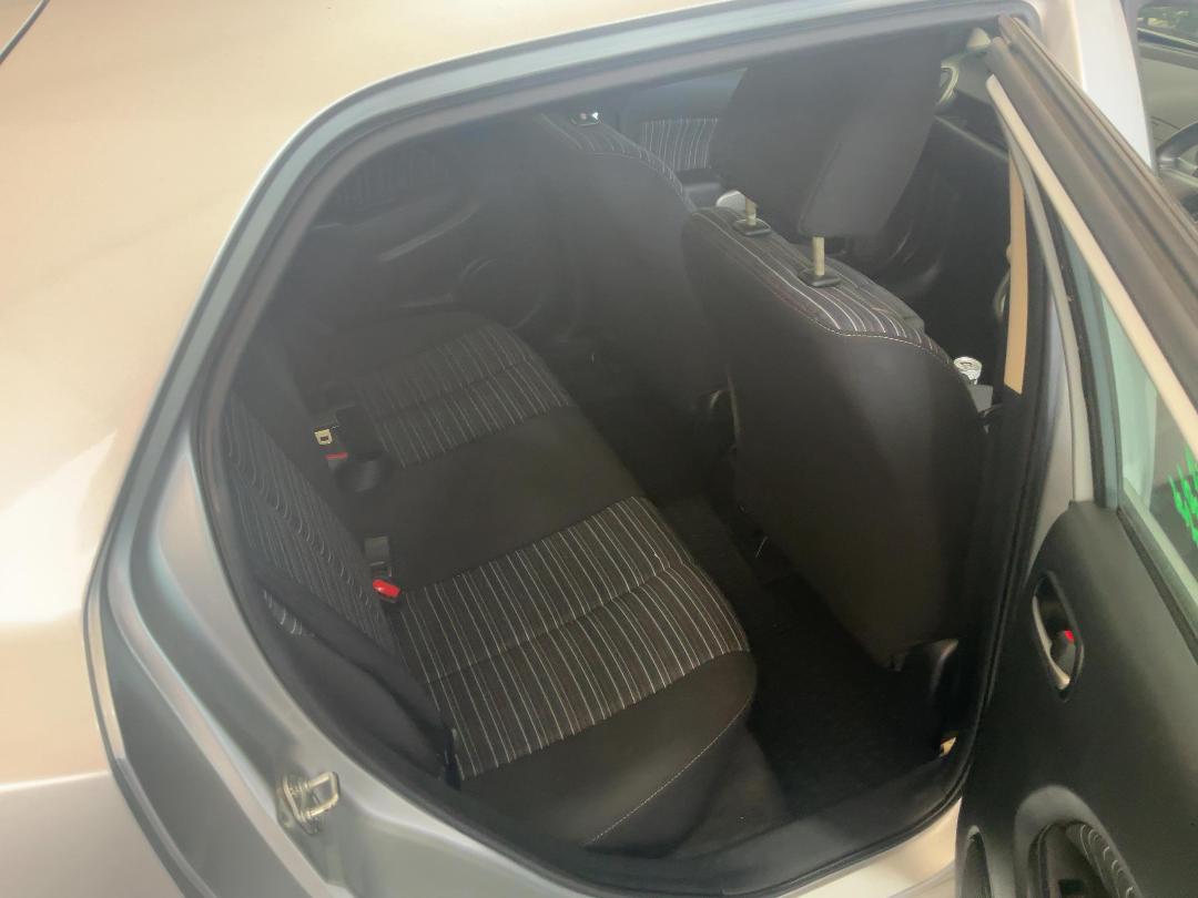 Photo '22' of Mazda Demio