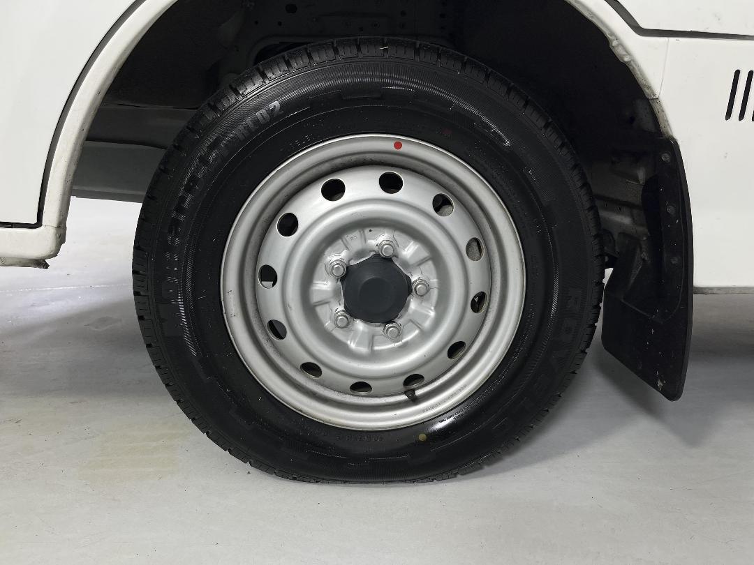 Photo '10' of Mazda E1800