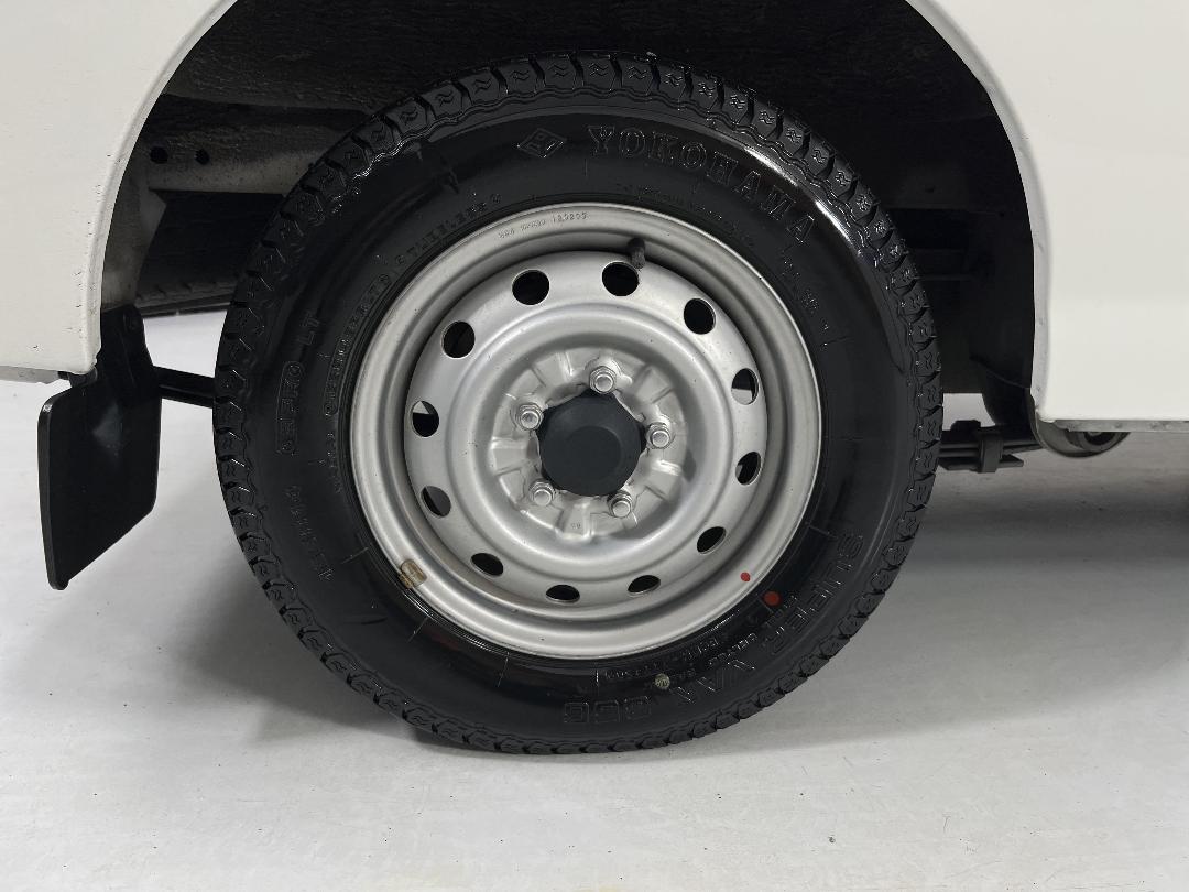 Photo '12' of Mazda E1800