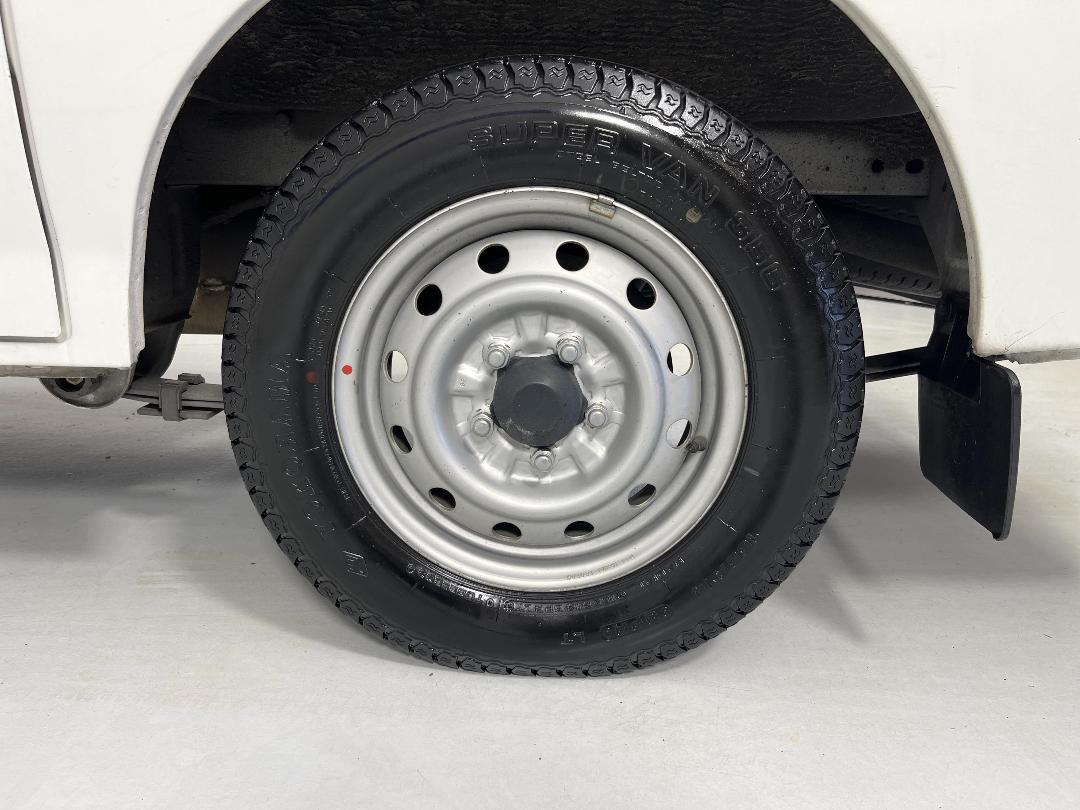 Photo '11' of Mazda E1800