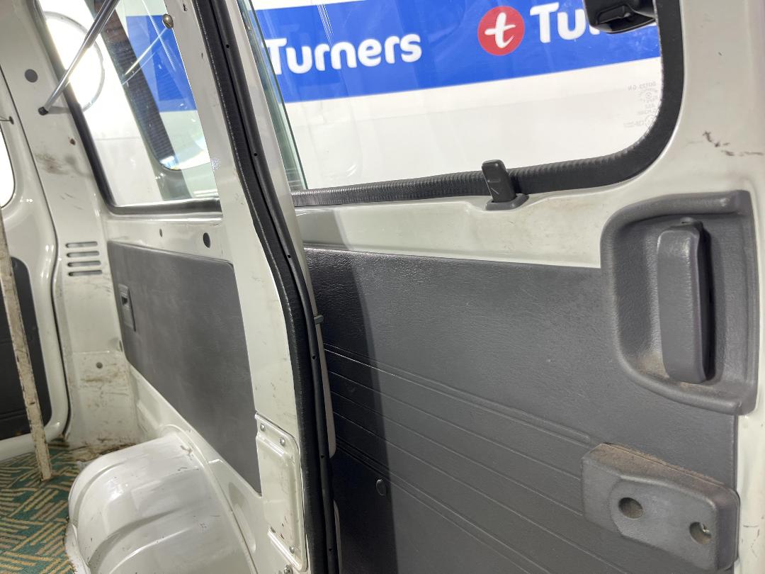 Photo '19' of Mazda E1800