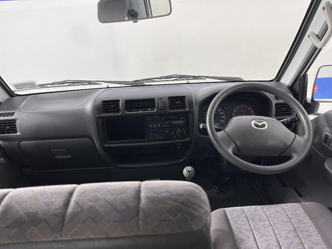 Photo '17' of Mazda E1800