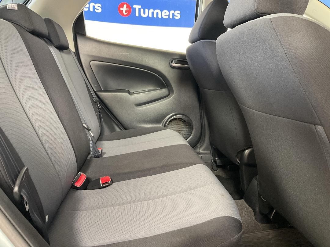 Photo '20' of Mazda Mazda2 Photo '20' of Mazda Mazda2