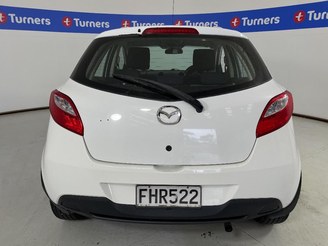 Photo '6' of Mazda Mazda2