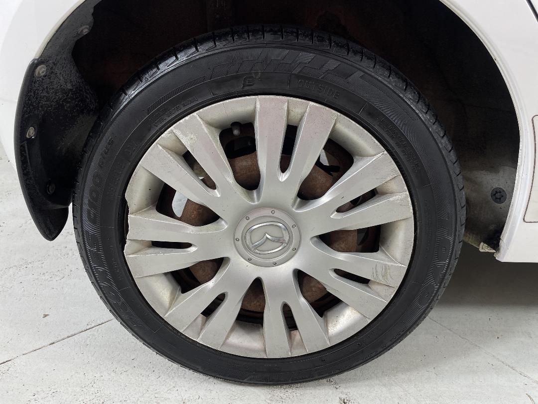 Photo '12' of Mazda Mazda2