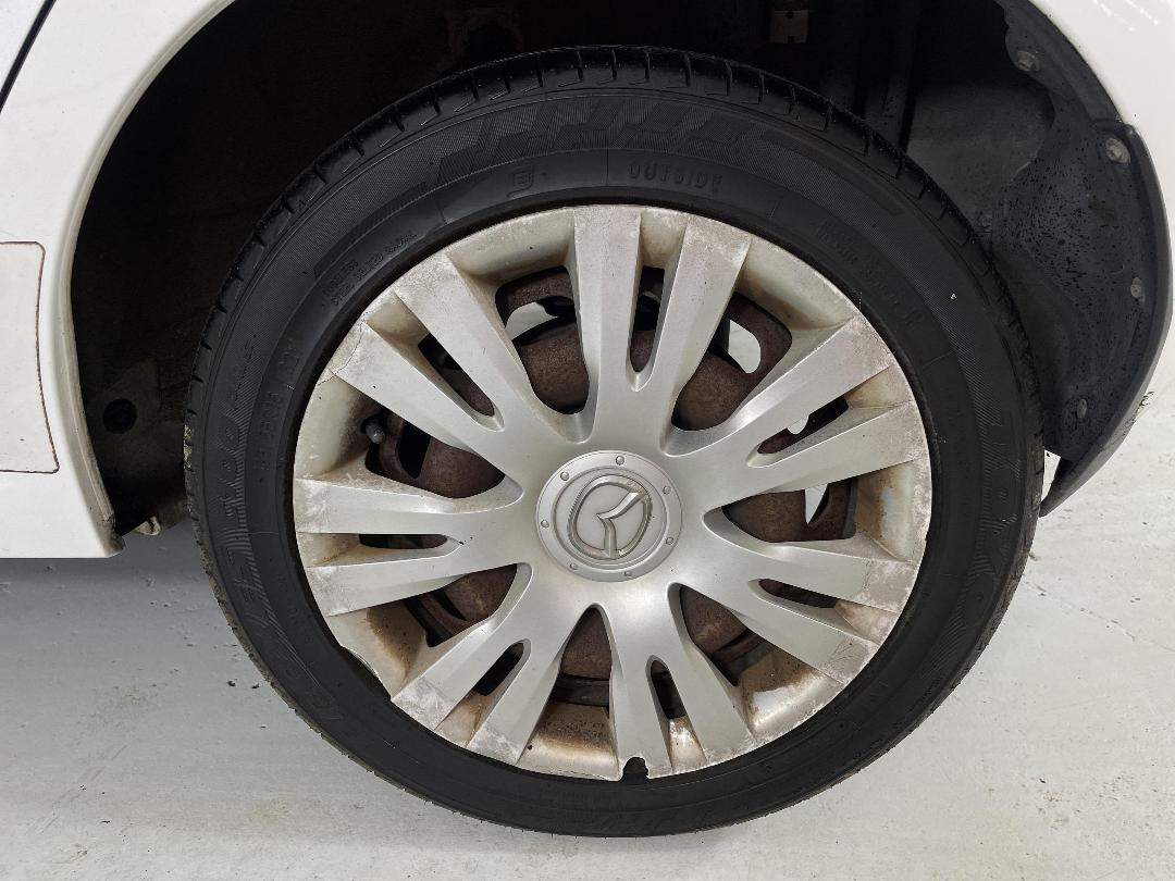 Photo '11' of Mazda Mazda2