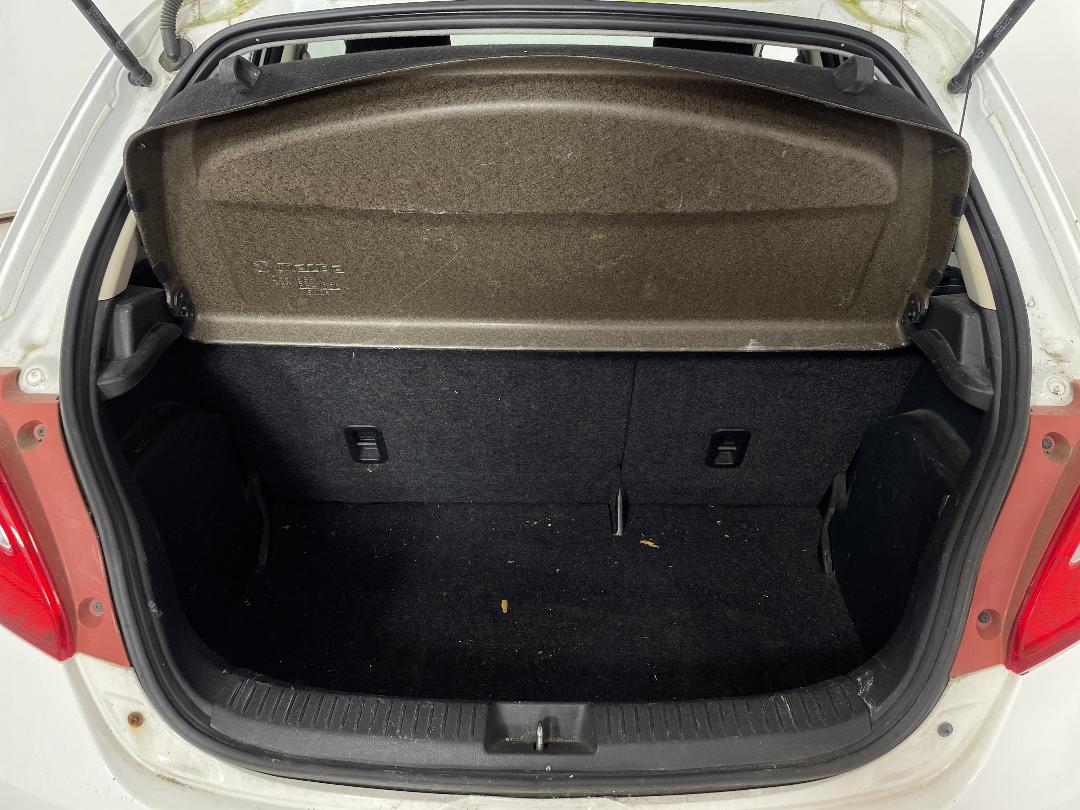 Photo '14' of Mazda Mazda2