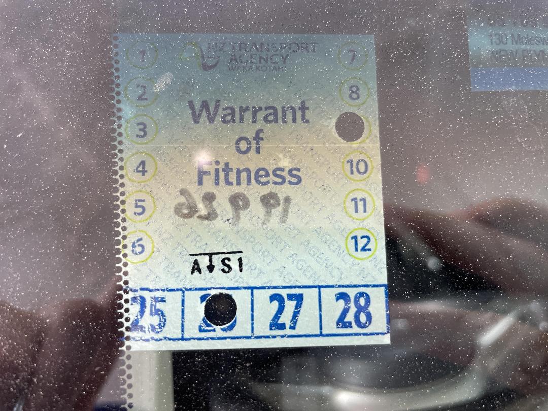 Photo '23' of Mazda Mazda2