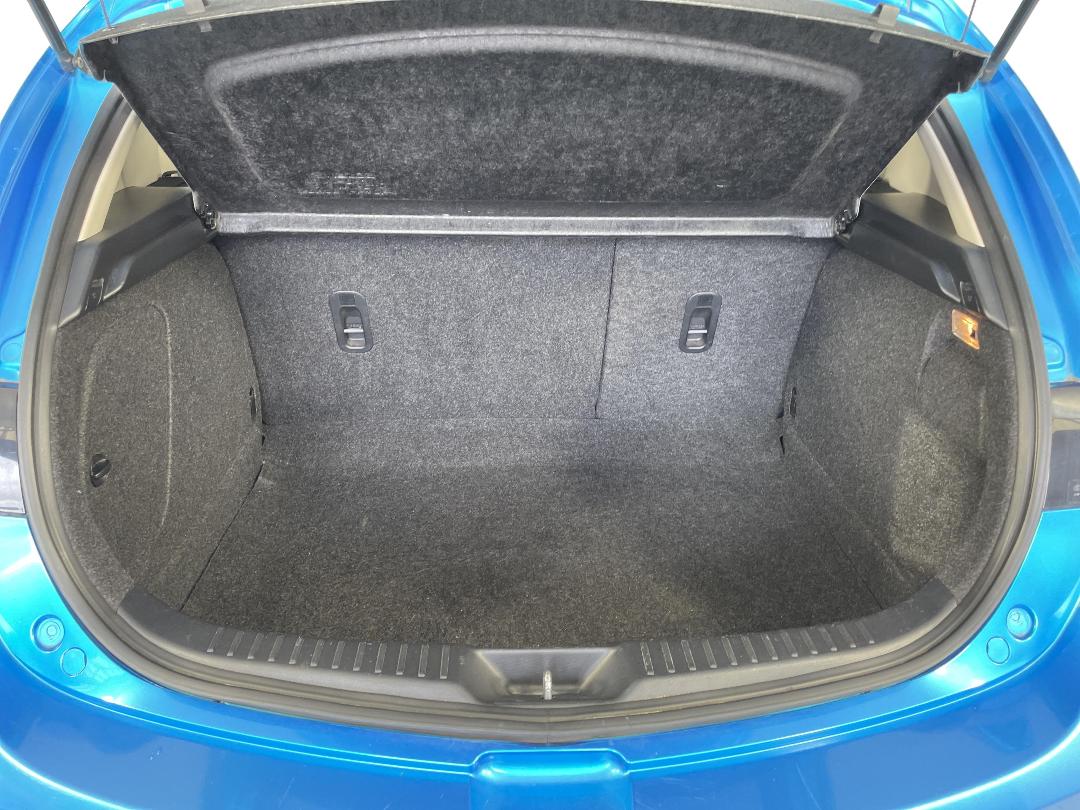 Photo '14' of Mazda Mazda3 Photo '14' of Mazda Mazda3