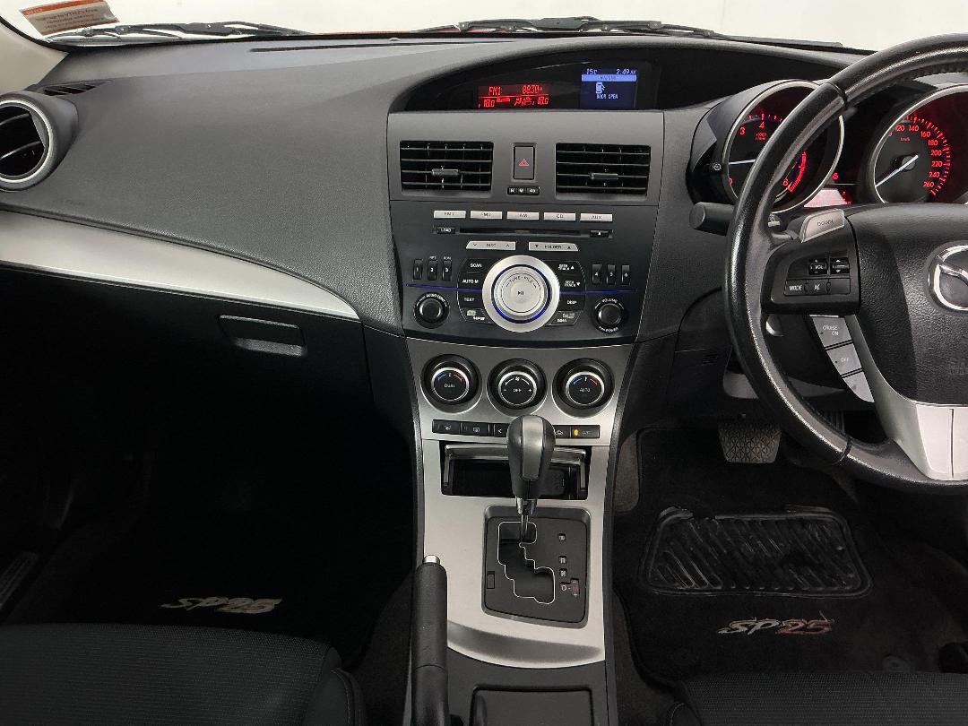 Photo '18' of Mazda Mazda3