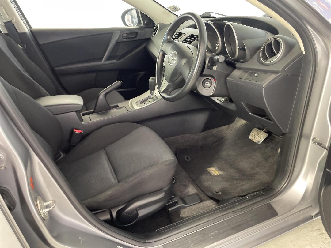 Photo '16' of Mazda Mazda3 Photo '16' of Mazda Mazda3