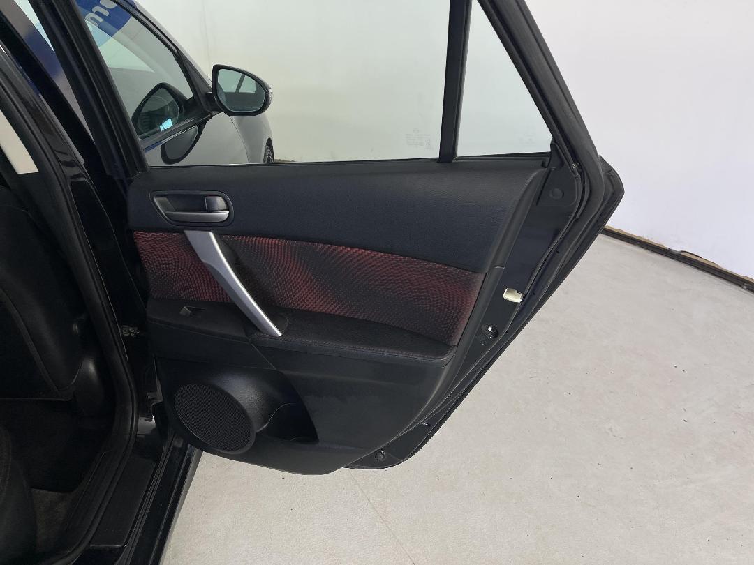 Photo '19' of Mazda Mazda3