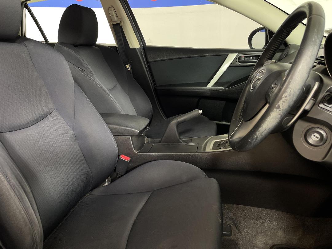 Photo '16' of Mazda Mazda3 Photo '16' of Mazda Mazda3