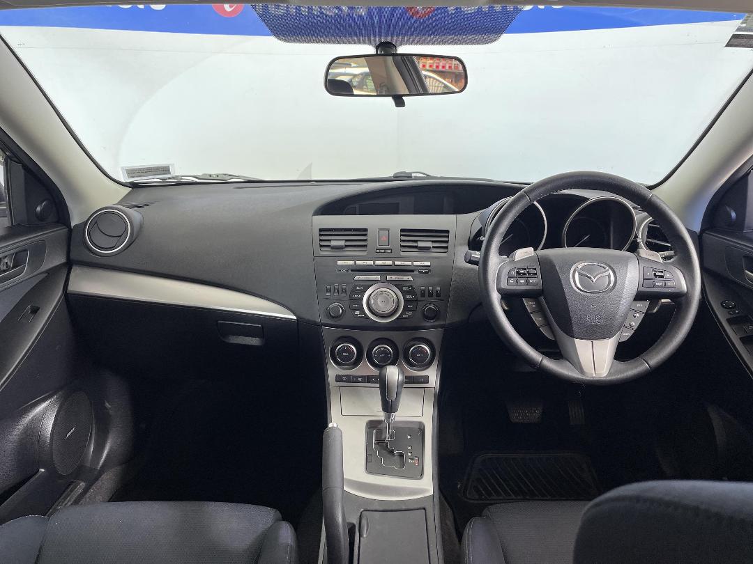 Photo '17' of Mazda Mazda3 Photo '17' of Mazda Mazda3