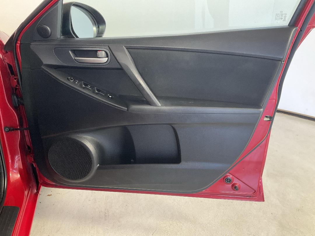 Photo '15' of Mazda Mazda3