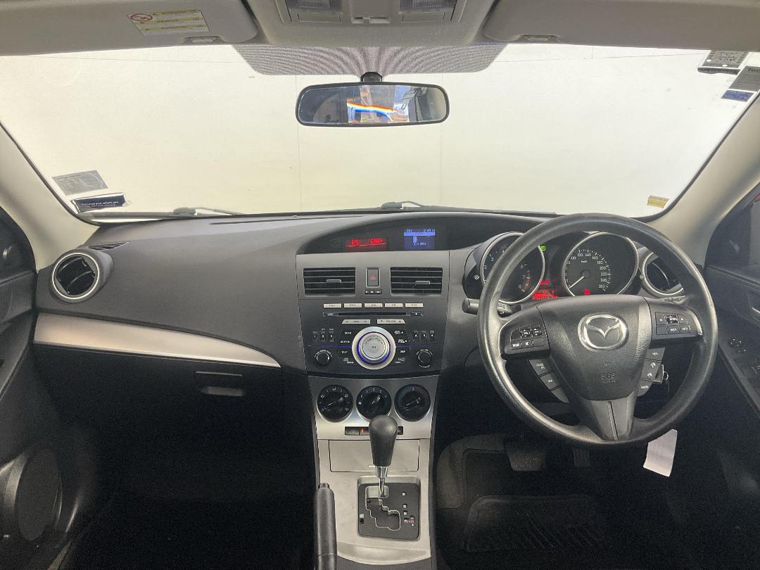 Photo '17' of Mazda Mazda3