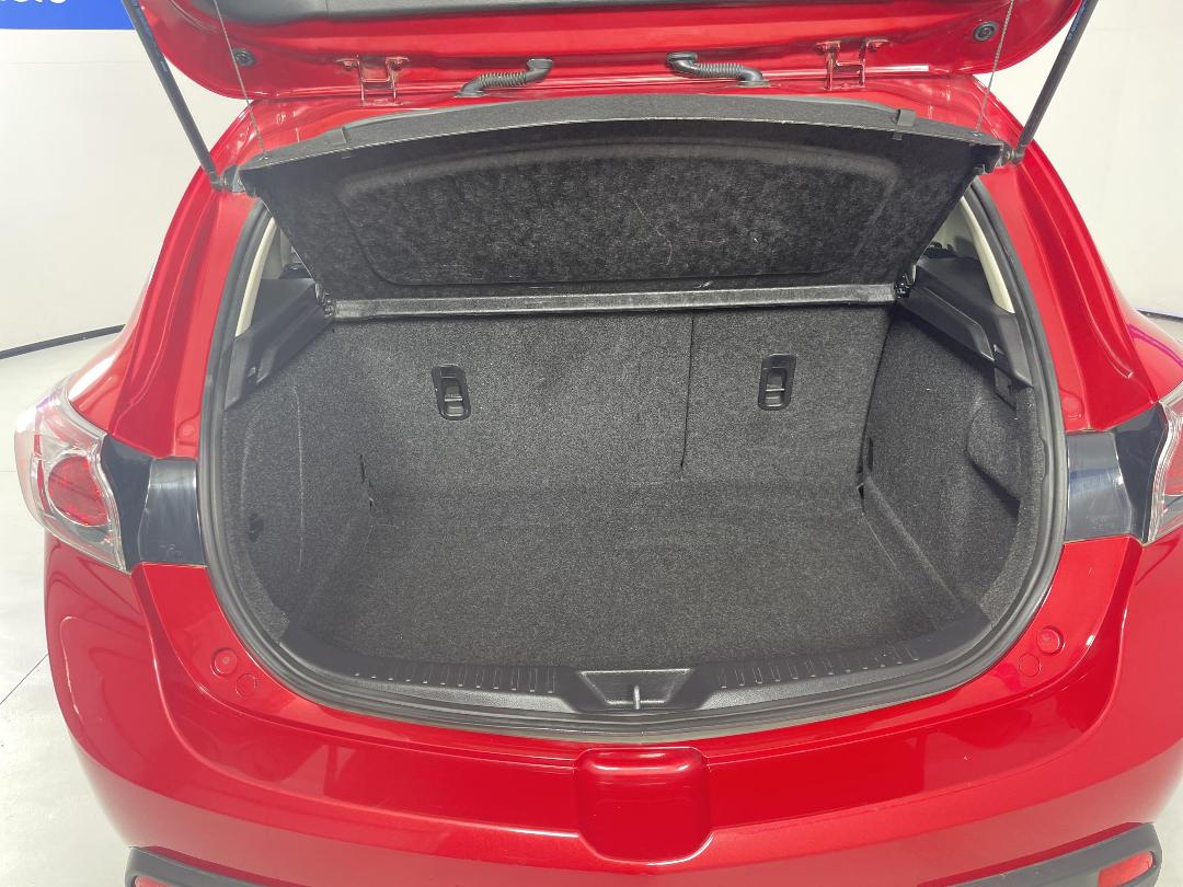 Photo '14' of Mazda Mazda3