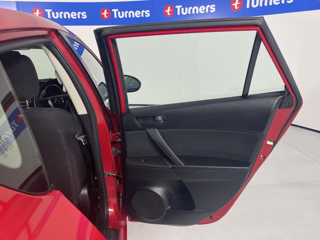 Photo '19' of Mazda Mazda3