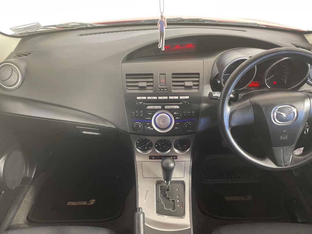 Photo '18' of Mazda Mazda3