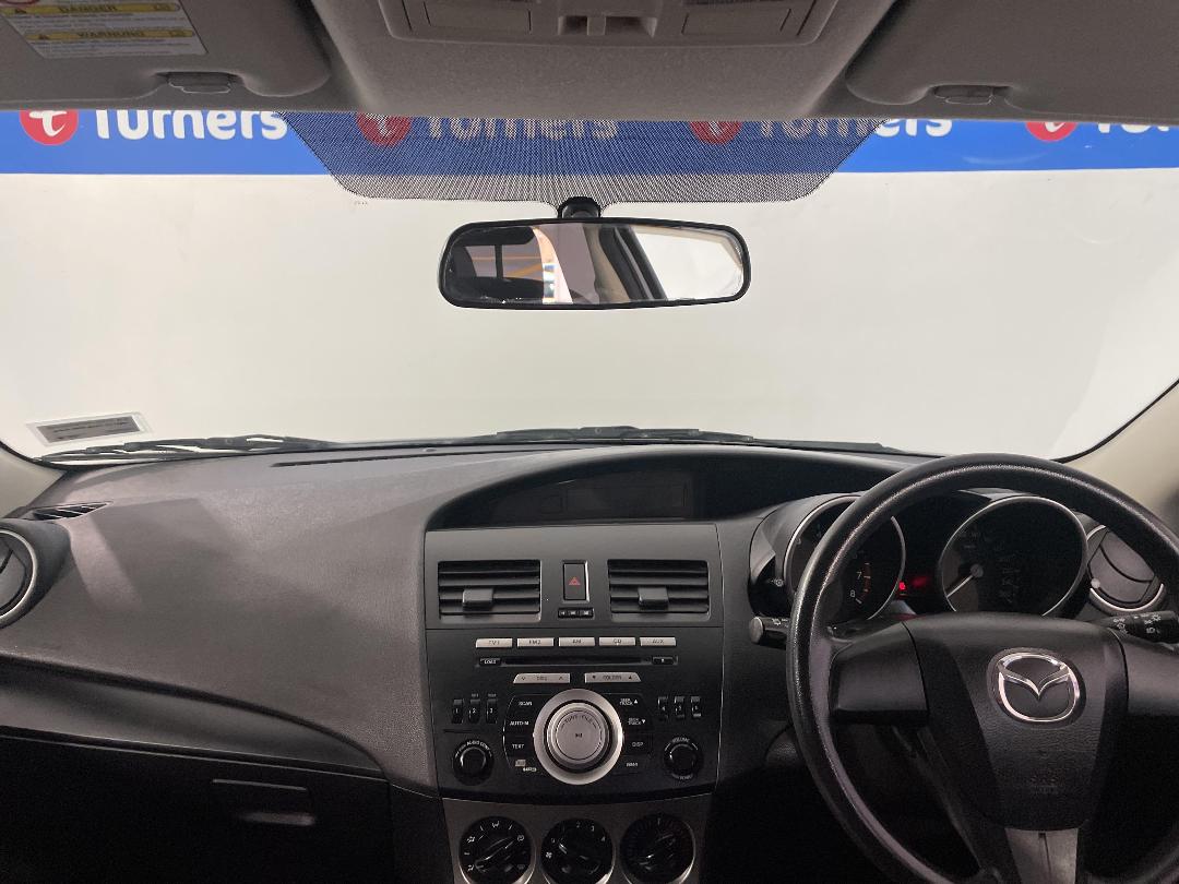 Photo '17' of Mazda Mazda3