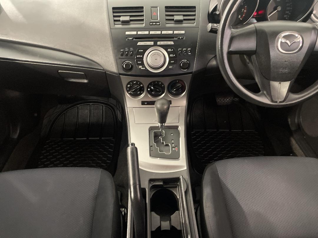 Photo '18' of Mazda Mazda3